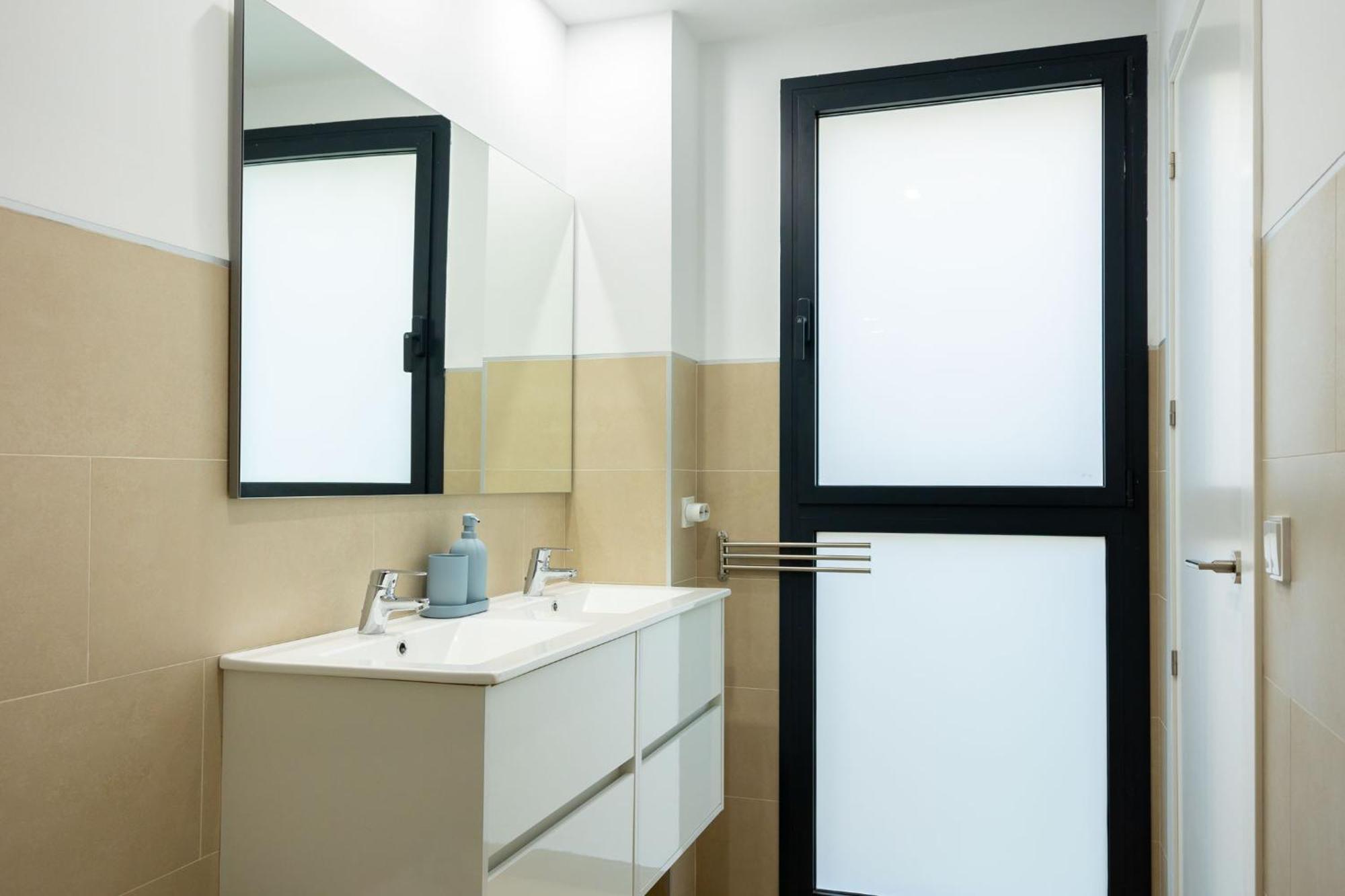 Charming 2 Bedroom Apartment By Torre Del Oro By Ocityzen Seville Exterior photo