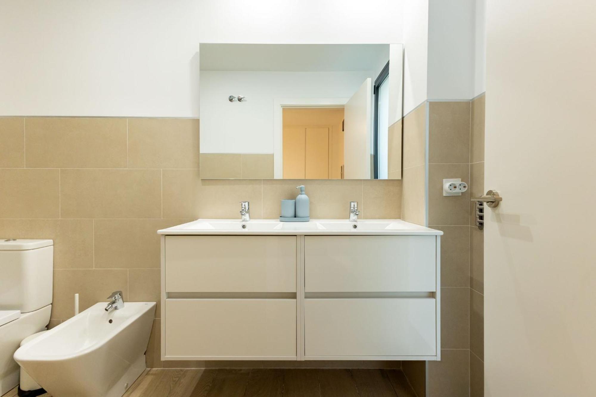 Charming 2 Bedroom Apartment By Torre Del Oro By Ocityzen Seville Exterior photo